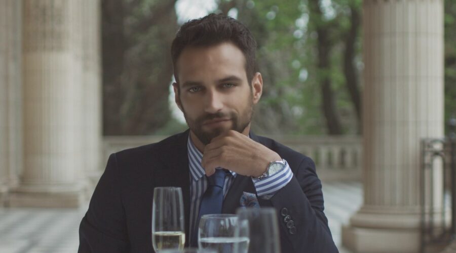 Jesus Castro in una scena di 