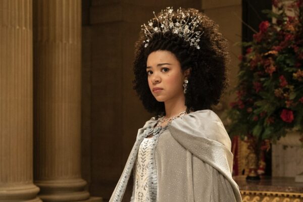 India Amarteifio interprete la giovane sovrana in “La regina Carlotta - Una storia di Bridgerton”. Credits: Netflix.
