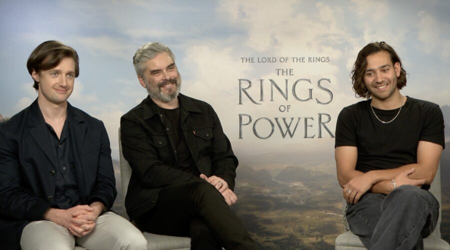 Da sinistra: Leon Wadham, Trsytan Gravelle e Maxim Baldry. Credits: Cattura schermo/Tvserial.it