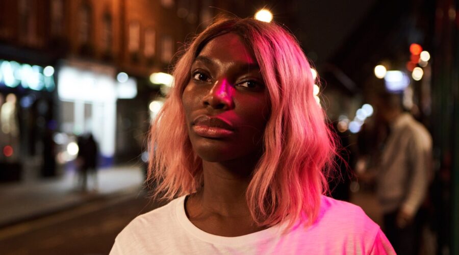 Michaela Coel in una scena di 