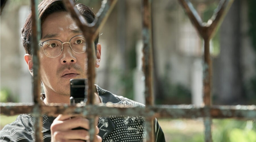 Ha Jung-woo come Kang Ingu in “Narcosantos”. Credits: Cho Wonjin/Netflix © 2022.