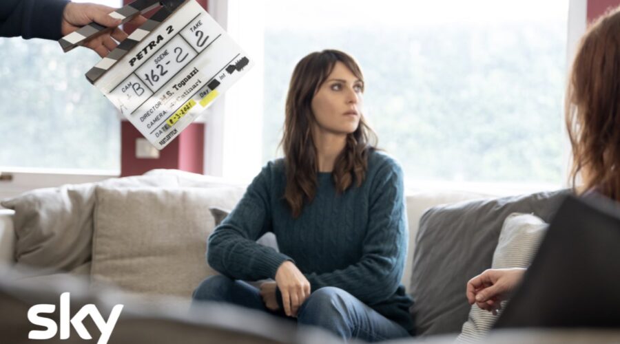 Paola Cortellesi (Petra Delicato) durante le riprese di 