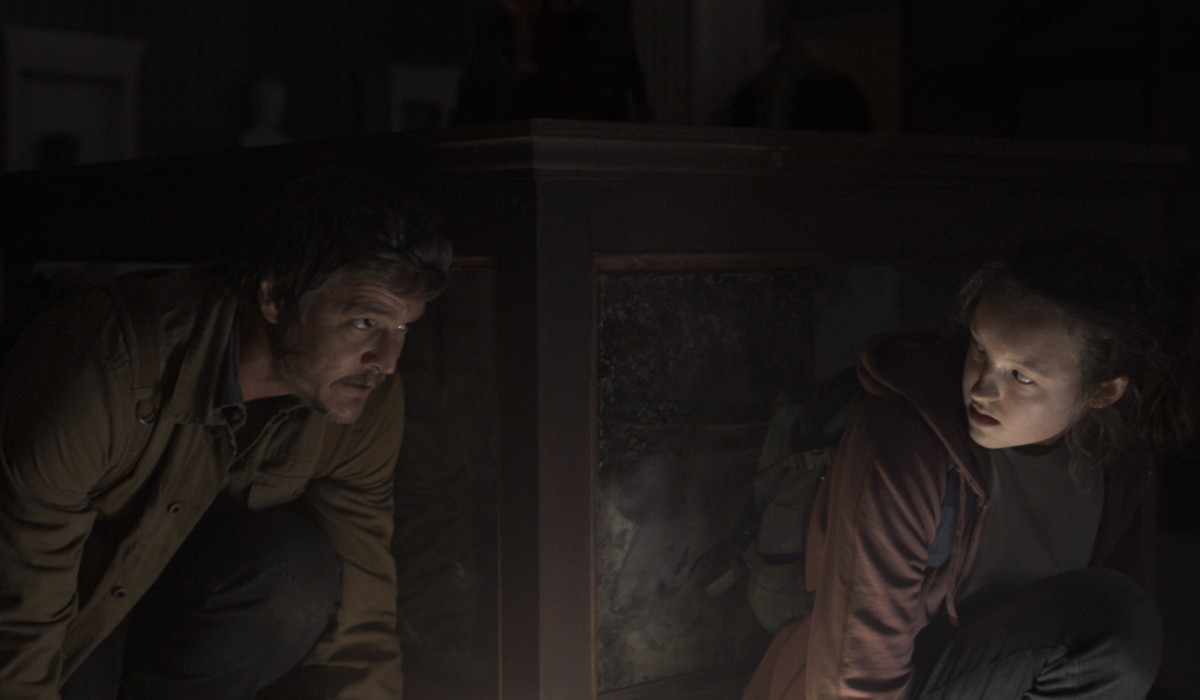 Da sinistra: Pedro Pascal e Bella Ramsey in una scena di “The Last of Us”. Credits: Sky Italia.