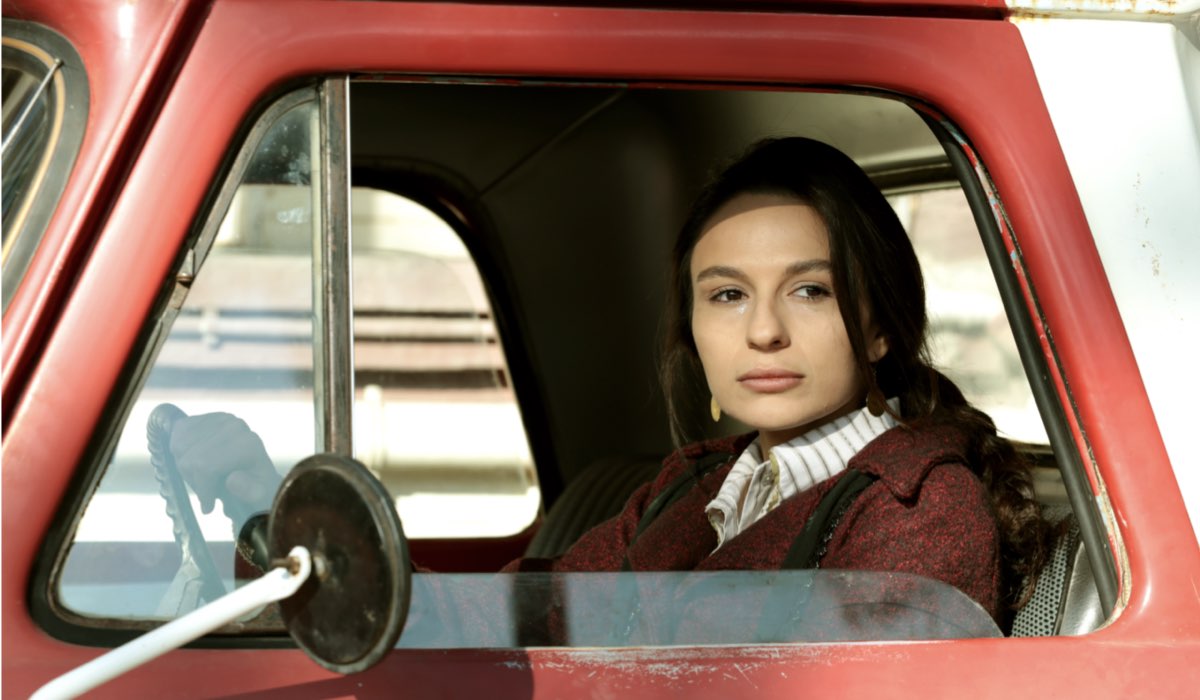 Selin Yeninci (Saniye) in una scena di