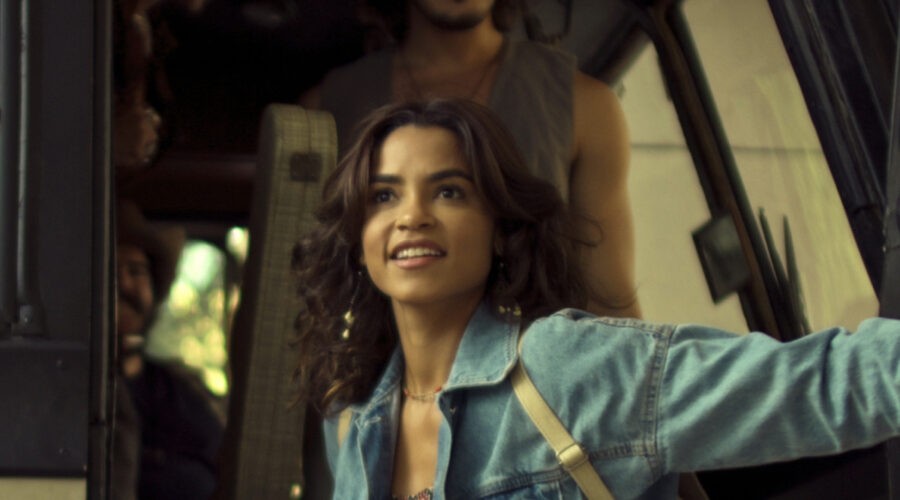 So Se For Por Amor. (L To R) Filipe Braganca As Tadeu, Lucy Alves As Deusa In So Se For Por Amor. Cr. Vans Bumbeers/netflix © 2022