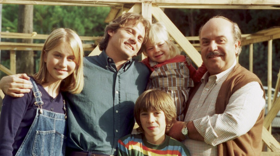 Uno scatto della famiglia Martini della prima stagione di “Un medico in famiglia”. Credits: Publispei.