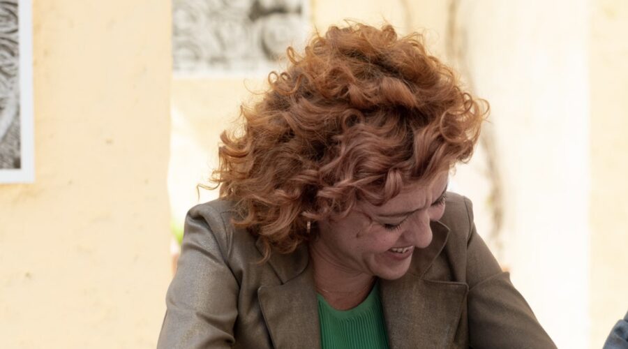 Vanessa Scalera (Imma Tataranni) in una scena della seconda stagione di 