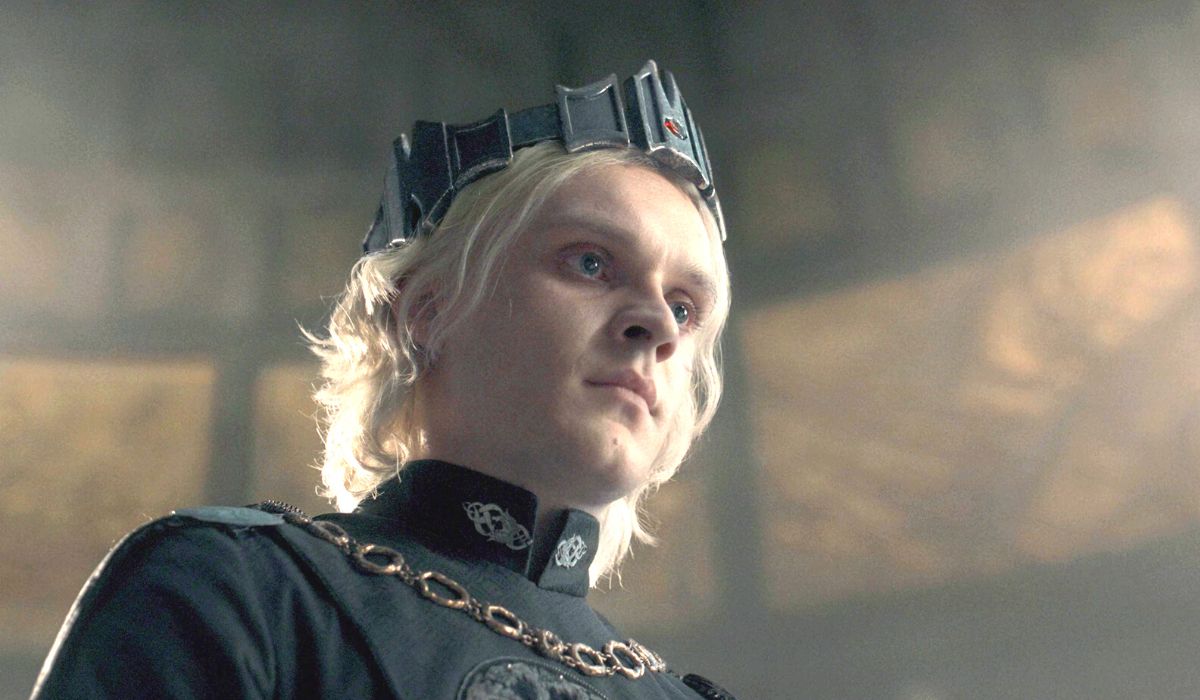 Tom Glynn-Carney interpreta Aegon II Targaryen, qui in un fotogramma dell'episodio 9 di “House of the Dragon”. Credits: Cattura schermo/HBO.