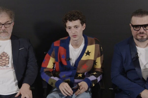 Da sinistra: Andrea Pennacchi, Vincenzo Crea e Lorenzo Renzi. Credits: Cattura schermo.