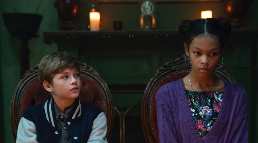 Da Sinistra: Preston Oliver e Kyliegh Curran in una scena de