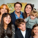 Da Sinistra: Sofia Piccirillo (Bianca), Marina Tagliafferi (Giulia), Michelangelo Tommaso (Filippo), Miriam Candurro (Serena), Greta Putaturo (Sofia) e Gennaro De Simone (Jimmy) in 