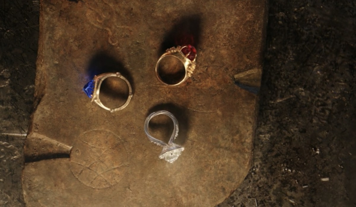 I tre anelli degli Elfi nell'episodio 8 de “Il Signore degli Anelli: Gli Anelli del Potere”. Credits: Cattura schermo/Prime Video.