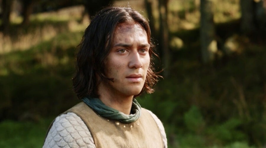 Isildur (Maxim Baldry) nel sesto episodio de “Il Signore degli Anelli: Gli Anelli del Potere”. Credits: Cattura schermo/Prime Video.