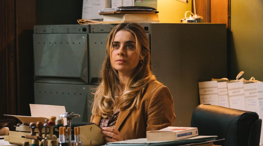 Greta Scarano interpreta Teresa Capogrossi In 