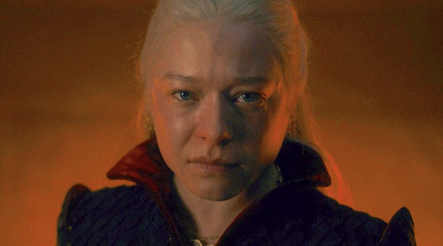 Rhaenyra Targaryen (Emma D'Arcy) nella scena finale della stagione 1 di “House of the Dragon”. Credits: Fotogramma/HBO.