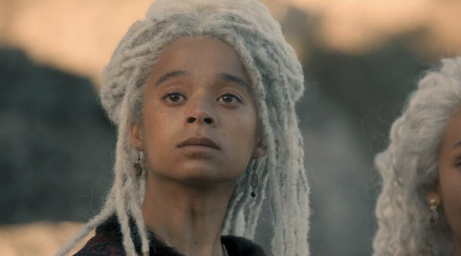 Rhaena Targaryen in un fotogramma di “House of the Dragon”. Credits: Fotogramma HBO/Sky.