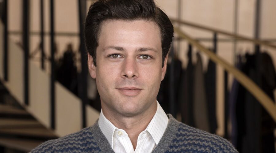 Gabriele Anagni (Alfredo Perico) in un posato per