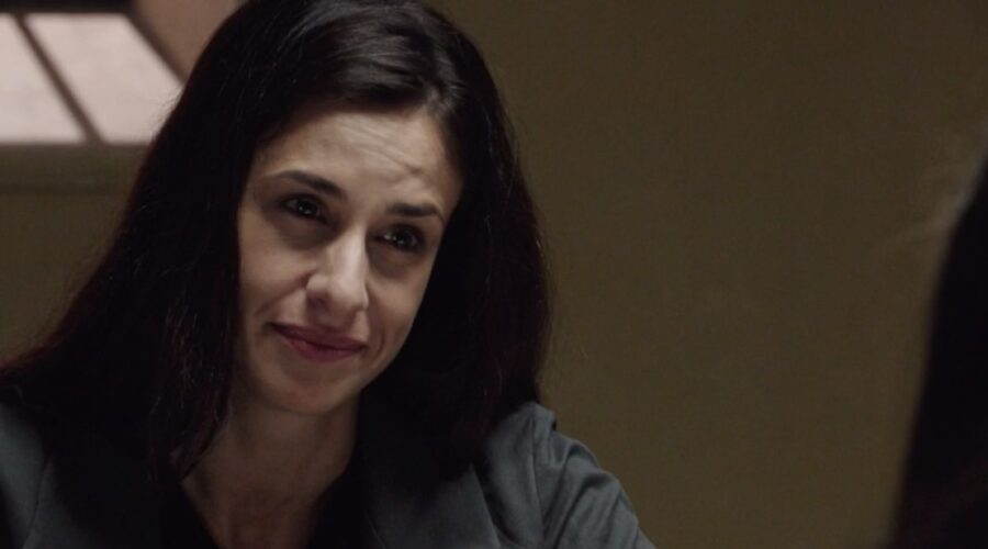 Lara Komar (Gloria Moreau) in una scena della puntata 20 de