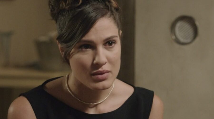 Giulia Vecchio (Anna Imbriani) in una scena della puntata 35 de