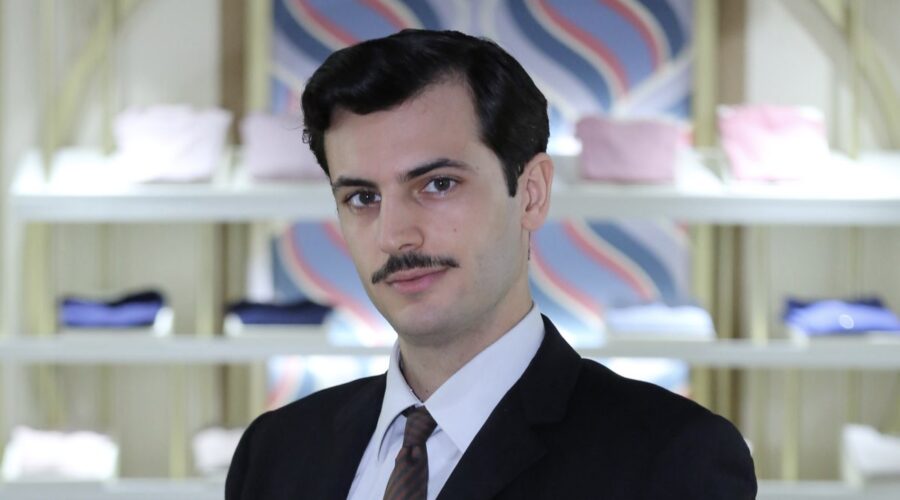 Elia Tedesco (Vito Lamantia) in un posato per