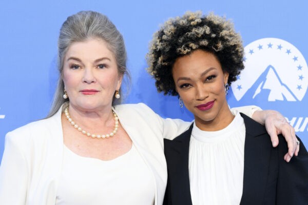 Da sinistra: Kate Mulgrew e Sonequa Martin-Green arrivano al lancio di Paramount+ UK all'Outernet London il 20 giugno 2022 a Londra, Inghilterra. Credits: Joe Maher/Getty Images per Paramount+.