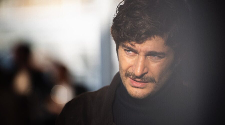 Lino Guanciale (Luca Giuliani) in una scena di