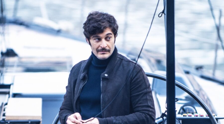 Lino Guanciale (Luca Giuliani) in una scena di