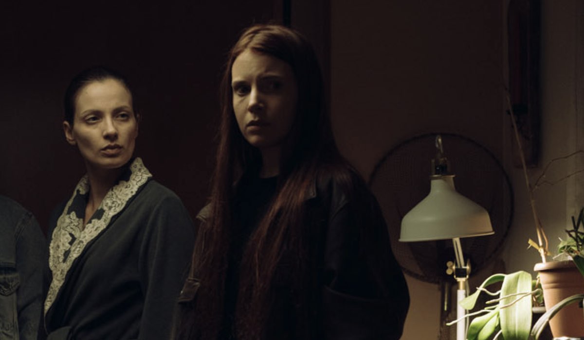 Da sinistra: Marta Rizzioli (Teresa) e Letizia Liccati (Brianna) in una scena della serie 