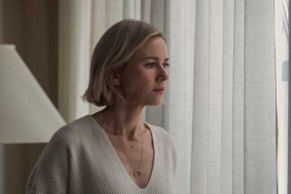 Naomi Watts Interpreta Nora in una scena di