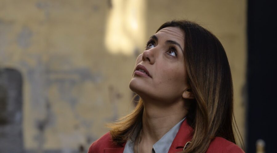 Serena Rossi (Mina Settembre) in una scena di