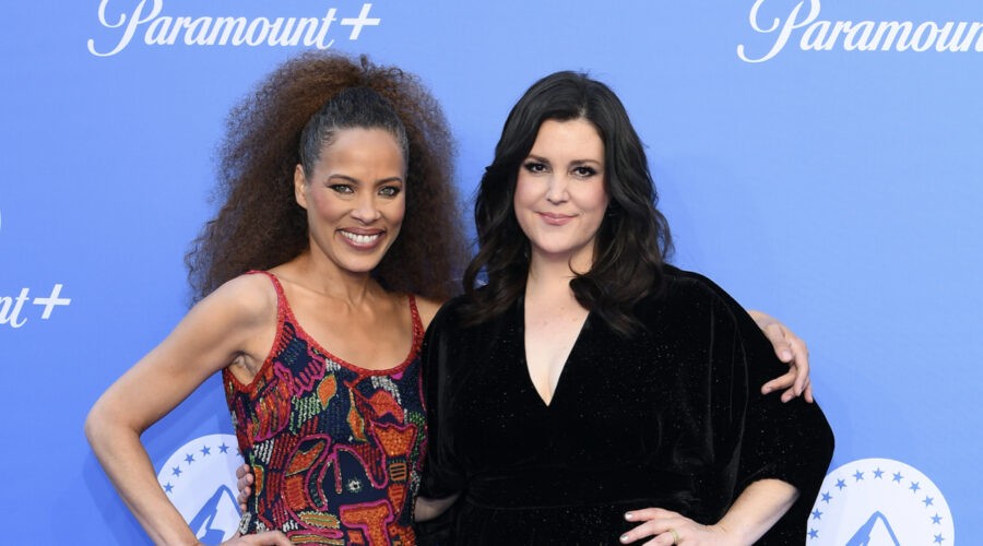 Da sinistra: Tawny Cypress e Melanie Lynskey arrivano al lancio di Paramount+ UK all'Outernet London il 20 giugno 2022 a Londra, Inghilterra. Credits: Joe Maher/Getty Images per Paramount+.
