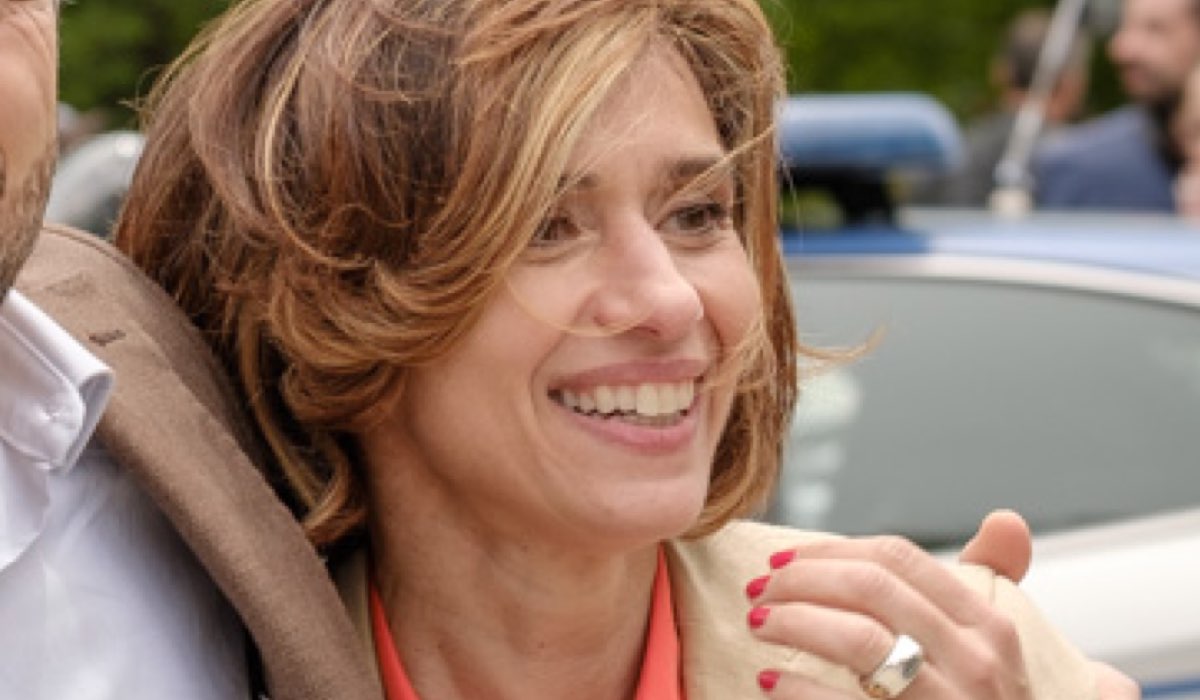 Teresa Saponangelo Interpreta Nives In 