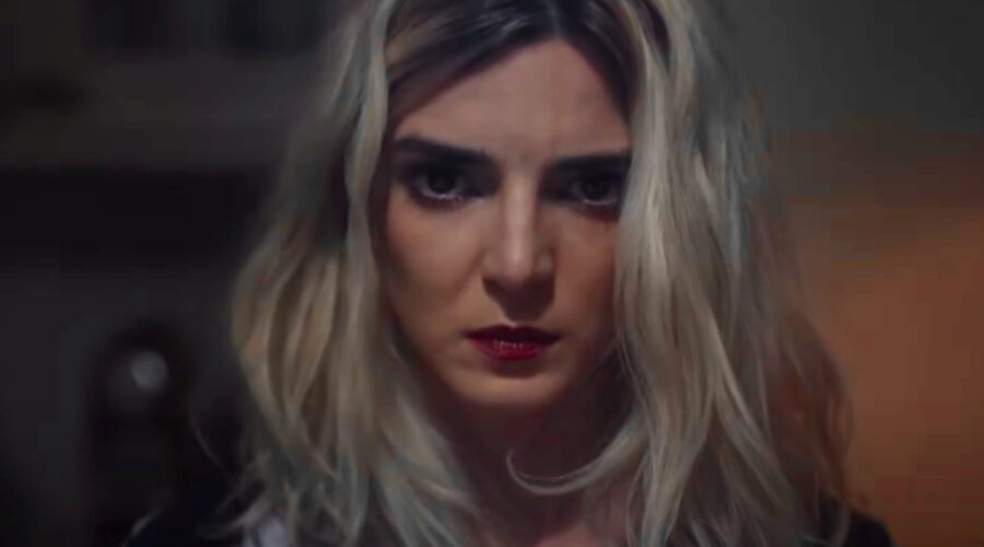 Clara Lago nei panni di Sofia in una scena dal trailer di 