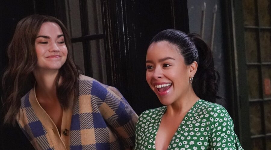 Da sinistra: Maia Mitchell e Cierra Ramirez in una scena di 