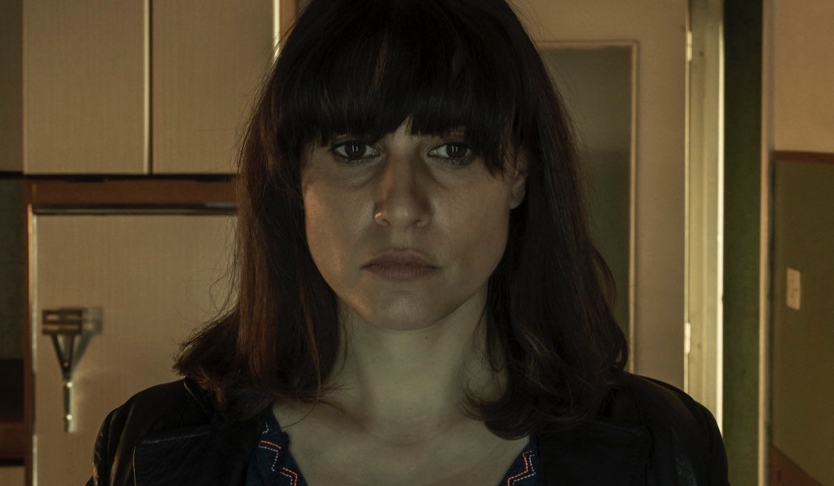 Daniela Marra interpreta Adriana In 
