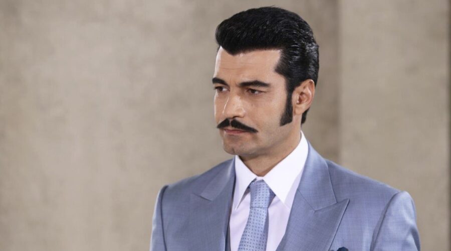 Murat Ünalmis (Demir) in una scena di