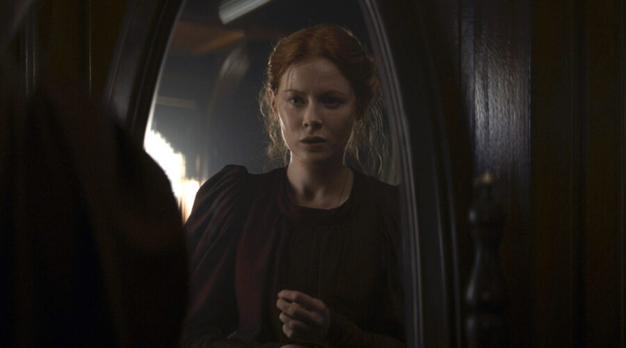 Emily Beecham in una scena della serie tv “1899”. Credits: Netflix.