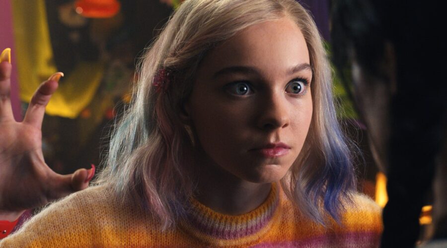 Emma Myers interpreta Enid in 