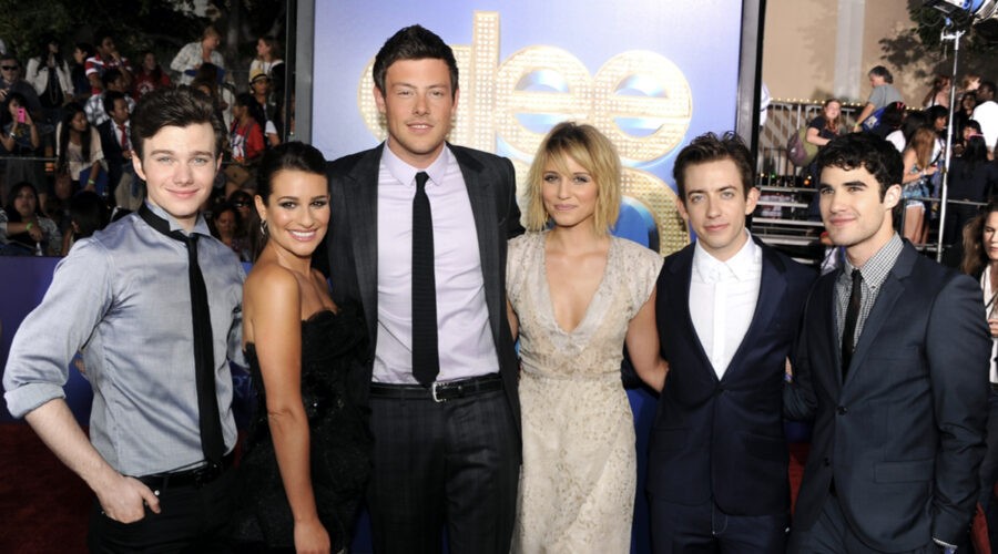 Gli attori Chris Colfer, Lea Michele, Cory Monteith, Kevin McHale e Darren Criss arrivano alla prima di 