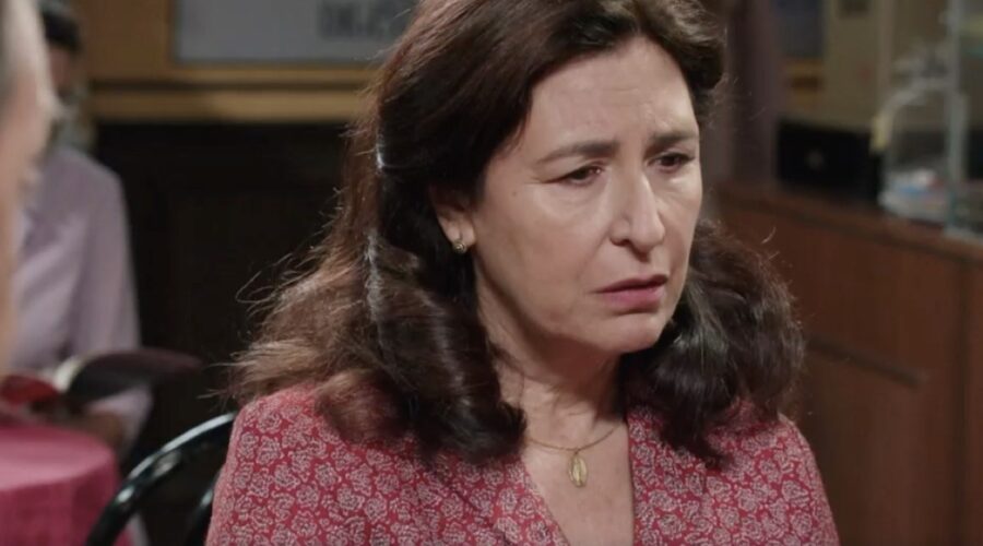 Antonella Attili (Agnese Amato) in una scena della puntata 4 de 