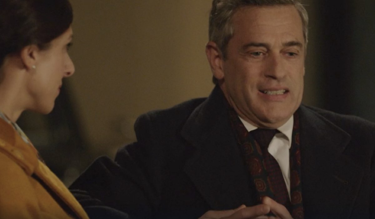 Da sinistra: Massimo Poggio (Ezio Colombo) e Lara Komar (Gloria Moreau) in una scena della puntata 54 de