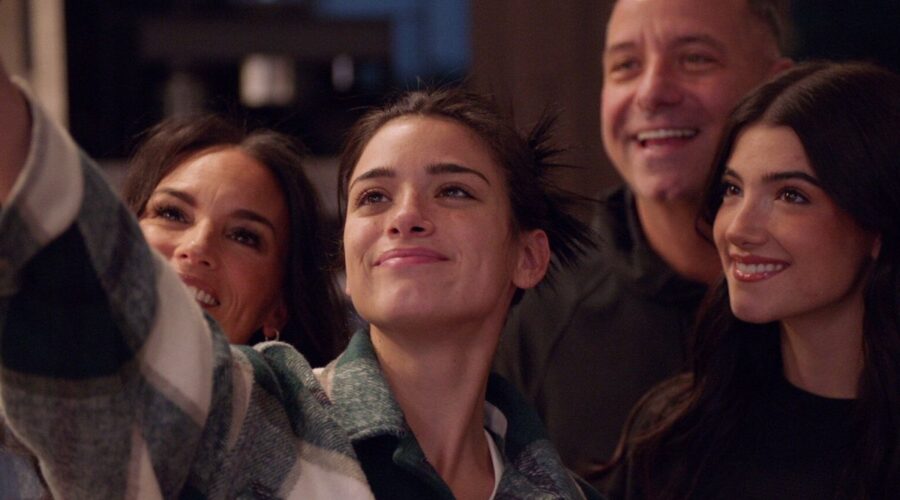 La famiglia D'Amelio in una scena della seconda stagione di