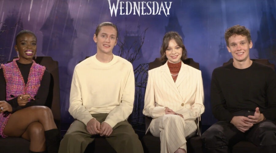 Hunter Doohan (Tyler Galpin), Emma Myers (Enid Sinclair), Joy Sunday (Bianca Barclay) e Percy Hynes White (Xavier Thorpe), intervista per “Mercoledì”. Credits: Netflix.