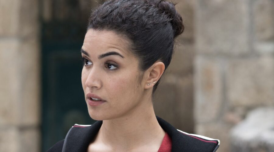 Sabrina Ouazani (Elli) in una scena di “Con l’aiuto del cielo”. Credits: Mediaset