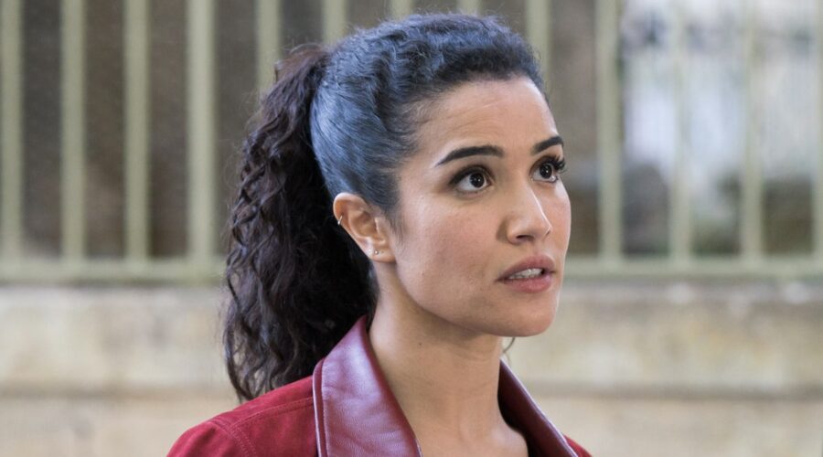 Sabrina Ouazani (Elli) in una scena di “Con l’aiuto del cielo”. Credits: Mediaset