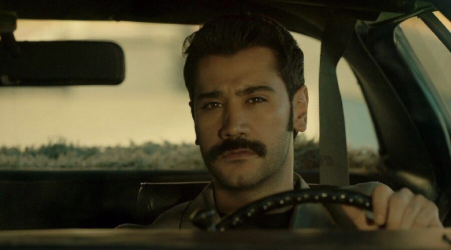 Ugur Günes (Yilmaz)
 in una scena di
