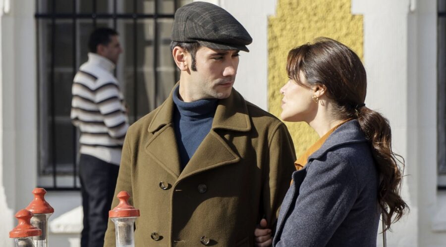 Da sinistra: Ugur Günes (Yilmaz) e Hilal Altinbilek (Züleyha) in una scena di 