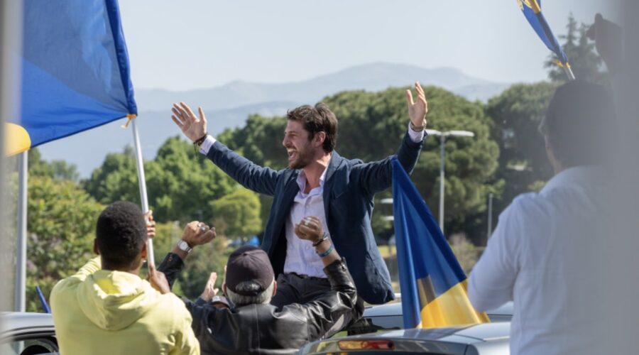 Alberto Paradossi (Vincenzo Tessari) in una scena di