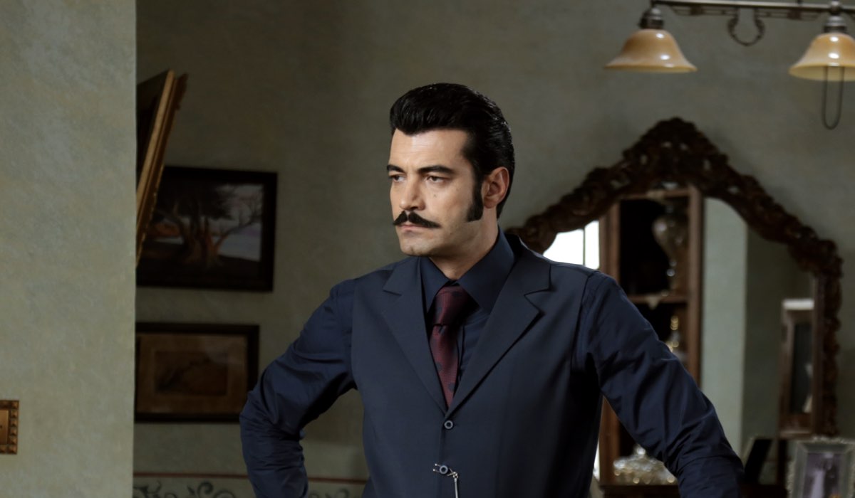 Murat Ünalmis (Demir) in a scene from 