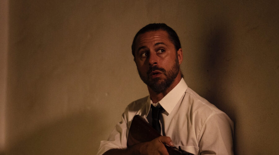 Hugo Silva (Mateo) In Crossfire - Bloccati Nell'incubo Credits Mediaset